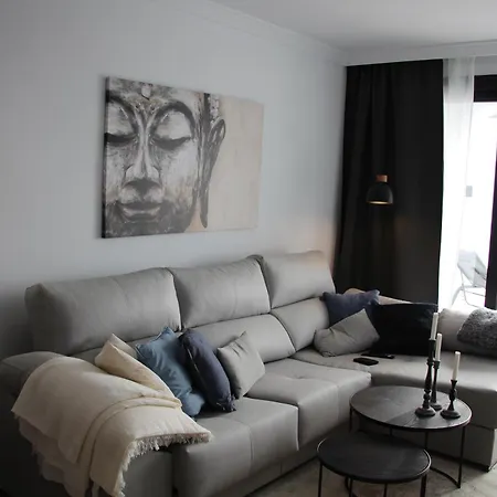 Completely Renovated Large Apt, Amazing Sea Views Nerja