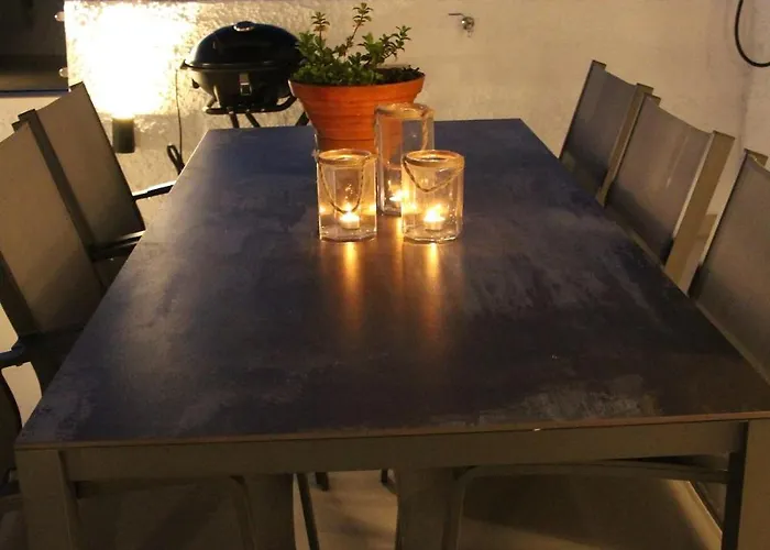 Completely Renovated Large Apt, Amazing Sea Views