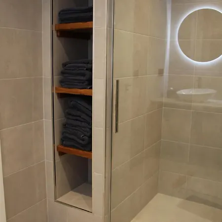 Completely Renovated Large Apt, Amazing Sea Views Apartamento Nerja