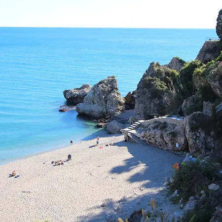 Completely Renovated Large Apt, Amazing Sea Views Apartamento