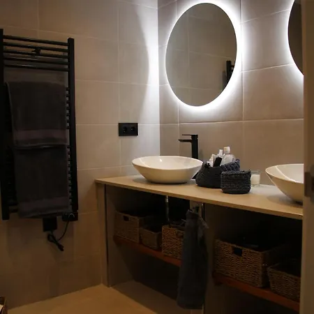 Completely Renovated Large Apt, Amazing Sea Views Nerja
