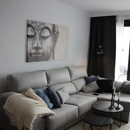 Completely Renovated Large Apt, Amazing Sea Views *