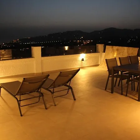 Completely Renovated Large Apt, Amazing Sea Views *