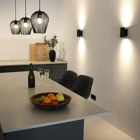 Apartmán Completely Renovated Large Apt, Amazing Sea Views Nerja