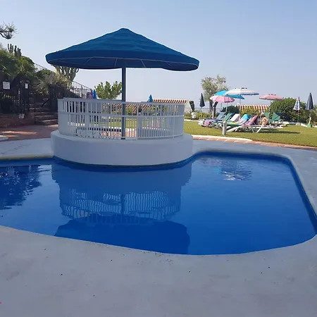 Completely Renovated Large Apt, Amazing Sea Views