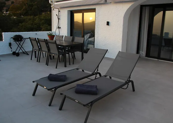 Completely Renovated Large Apt, Amazing Sea Views Nerja