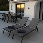 Completely Renovated Large Apt, Amazing Sea Views Nerja
