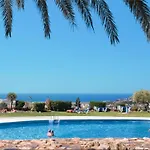Completely Renovated Large Apt, Amazing Sea Views Apartamento *